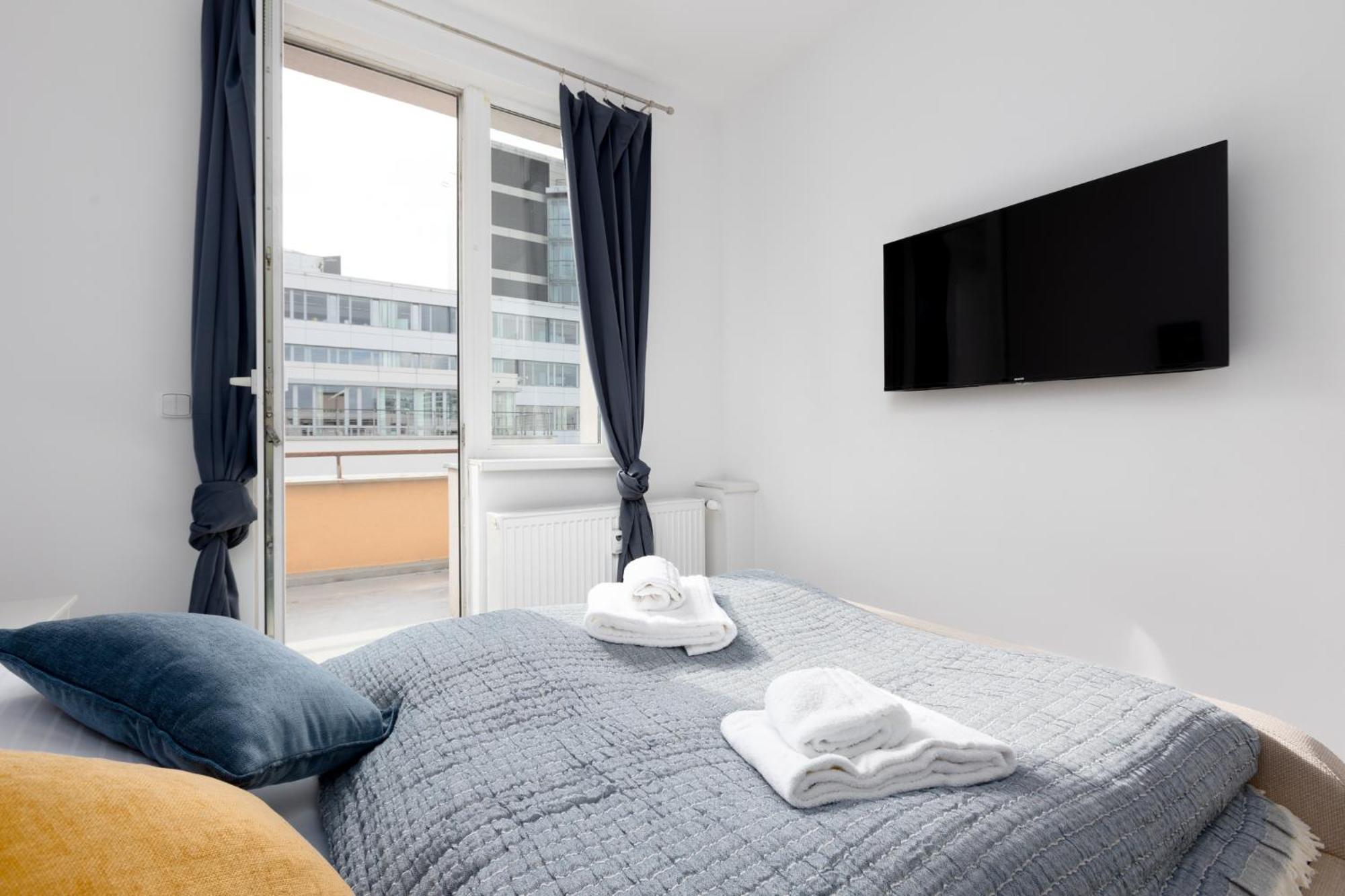 2 Bedroom With A Terrace Near The Metro Praha