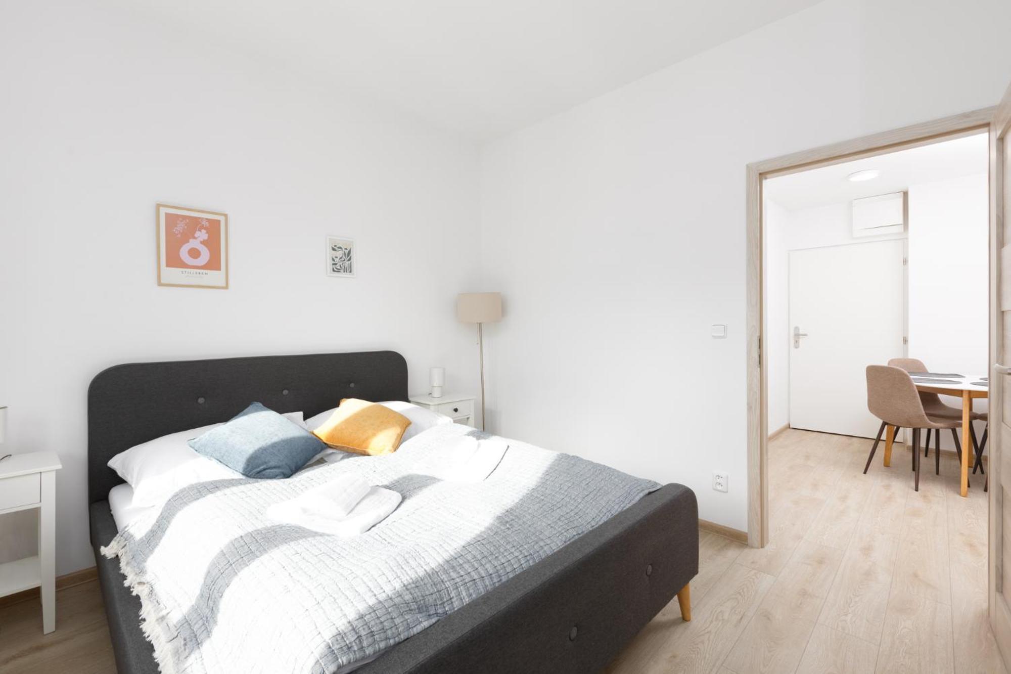 2 Bedroom With A Terrace Near The Metro * Praha