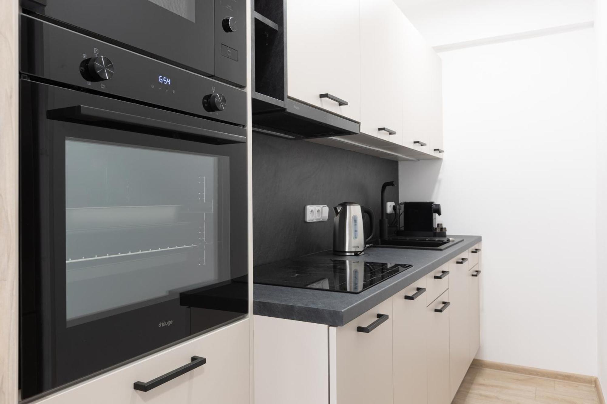 2 Bedroom With A Terrace Near The Metro Praag